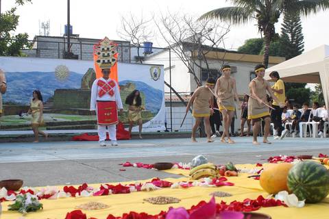 Con danzas y ofrendas florales se celebró el Inti Raymi en planteles de Guayaquil y Daule 