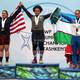 Neisi Dajomes triple campeona del Mundial juvenil en levantamiento de pesas