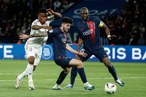 Sin Kylian Mbappé el PSG golea 4-1 al Lyon y se acerca al título de Ligue 1