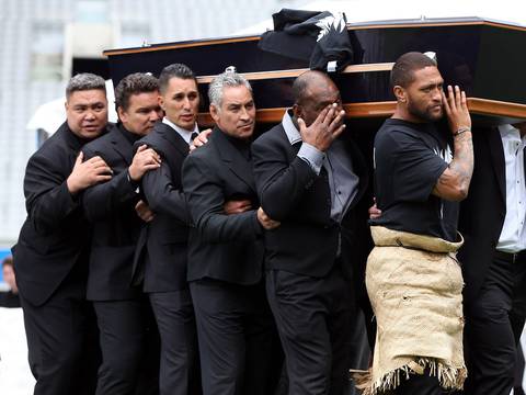 Jonah Lomu, astro del rugby, fue sepultado en ceremonia privada