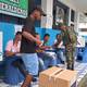 La lluvia y falta de delegados demoró el inicio de la jornada electoral en Esmeraldas 