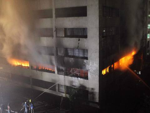 Incendio en taller de confección en Bangladesh deja ocho muertos