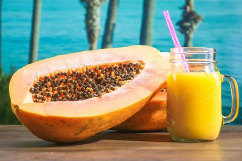 ¿Cómo se puede limpiar el estómago de manera natural?: Este licuado de papaya con avena es perfecto para desintoxicarse y bajar la inflamación