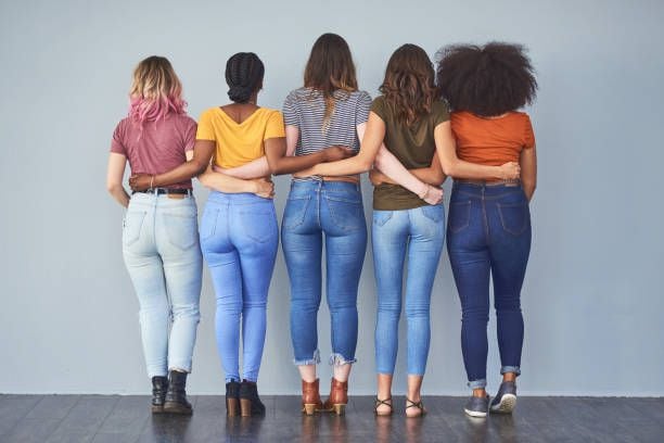 Pantalones para chicas con caderas sales