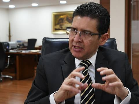 Aprueban juicio político contra exprocurador Diego García