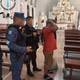 Un hombre fue amarrado dentro de una iglesia en Guayaquil por supuestamente robar las ofrendas