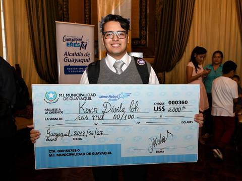 Por su desempeño jóvenes de Guayaquil recibieron premio económico