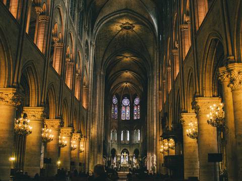 Obispos franceses venderán bienes de la Iglesia para indemnizar a víctimas de abusos