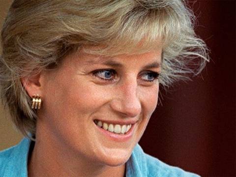 La firma israelí que confeccionó el traje de baño azul de la princesa Diana reprodujo uno idéntico para la escena del trampolín en The Crown