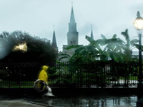 Tras golpear Texas, tormenta Harvey llega a Louisiana