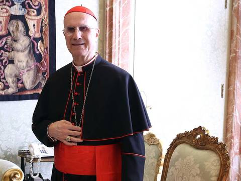 Cardenal Tarcisio Bertone defiende su apartamento en el Vaticano 