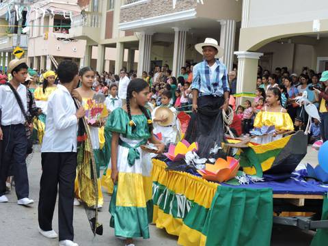 Tarifa resalta tradiciones en festejo de sus 60 años