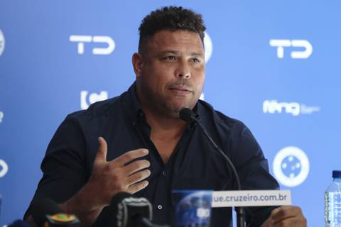 Ronaldo Nazario vende el Cruzeiro, club donde juega el ecuatoriano José Cifuentes