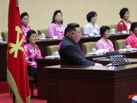 Kim Jong Un pidió entre lágrimas a las mujeres de Corea del Norte tener más hijos para frenar el descenso en la natalidad