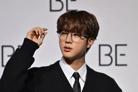 Jin, integrante de BTS, comienza a realizar el servicio militar
