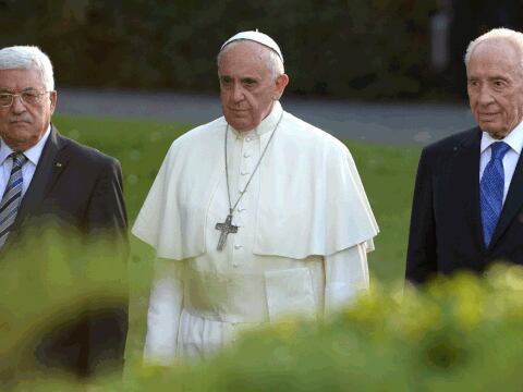 Papa Francisco recibe en el Vaticano a Shimon Peres y Mahmud Abas