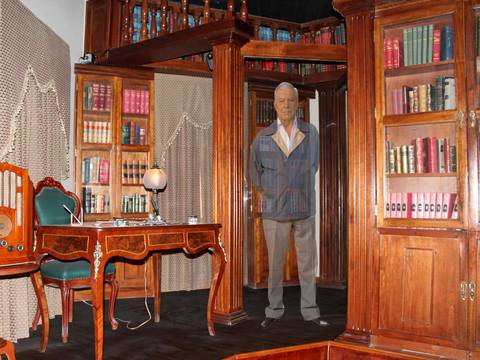 Con hologramas se relata la vida de Vargas Llosa en su casa museo