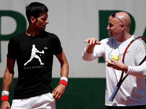 Novak Djokovic continuará con André Agassi como entrenador en 2018