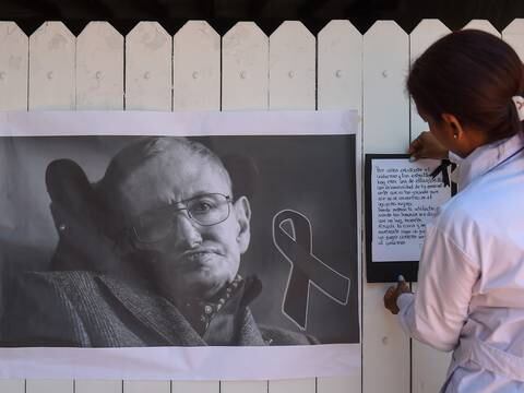 Stephen Hawking descansará en la eternidad junto a restos de Newton y Darwin