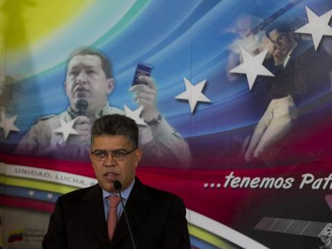Venezuela da 48 horas a tres diplomáticos de EE.UU. para dejar el país