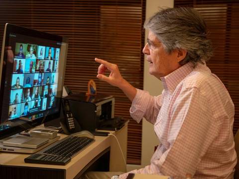 Guillermo Lasso reconoce a sus probables rivales en precampaña electoral virtual
