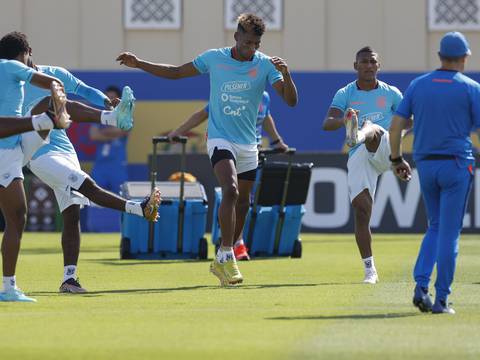 Carlos Gruezo se ejercita junto al grupo y realiza trabajos con balón. ¿Será titular contra Senegal?