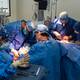 Un joven perdió una mano en un accidente de tránsito, después de tres cirugías y más de 20 días de tratamiento, el miembro fue reimplantado en un hospital de Quito
