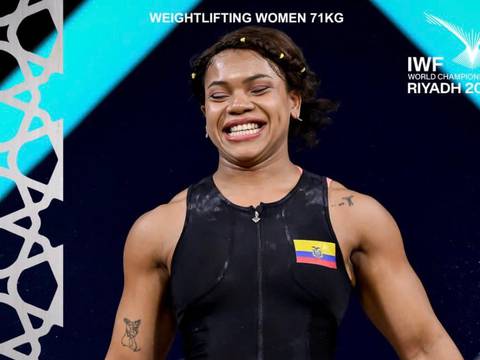 Angie Palacios conquista 3 medallas en Mundial de Pesas y queda muy cerca del oro