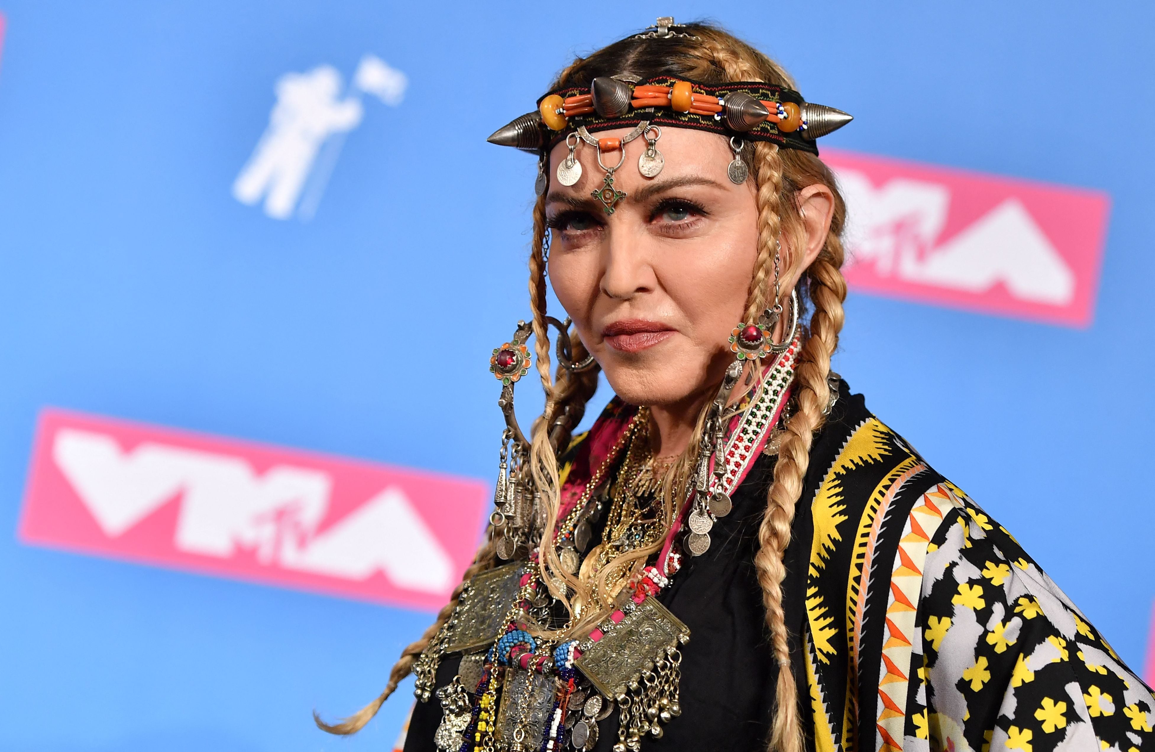 Madonna, Sting y The Cure entre los artistas que promueven iniciativas a favor de Ucrania y condenan el ataque de Rusia