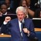 Expresidente estadounidense Bill Clinton permanece hospitalizado por infección