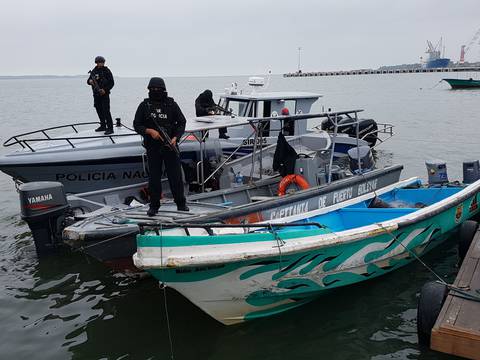 Decomisan en Puerto Bolívar una tonelada de droga que era custodiada por guardacostas