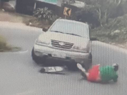 Patinadores se arriesgan en carreteras de Bolívar