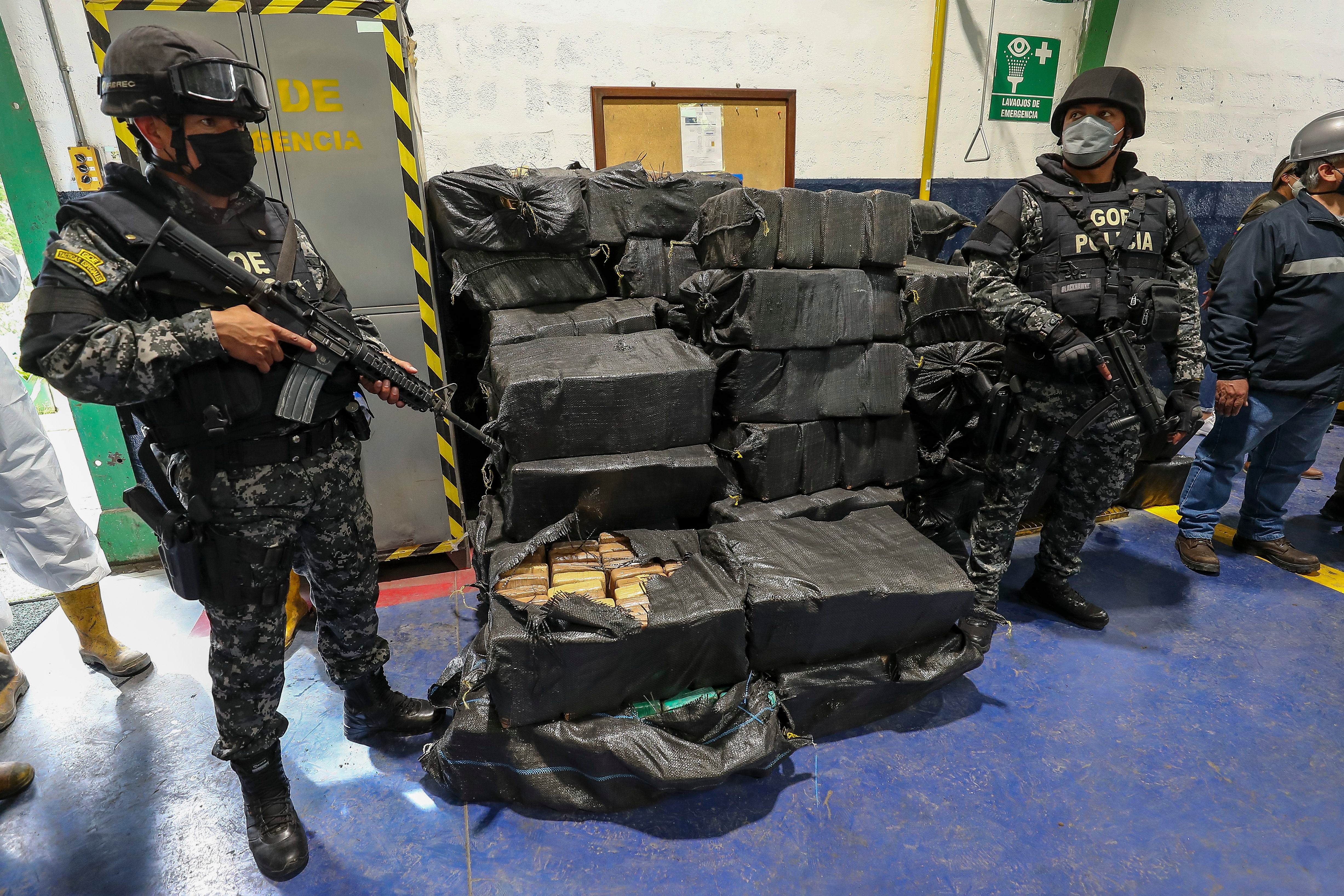 Son al menos 26 narcobandas las que pelean en Ecuador por la venta y distribución de cocaína al mundo