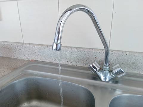 Corte de agua en varios sectores de Conocoto se extiende hasta el 10 de abril