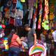 Juegos carnavaleros y trajes de baño copan los comercios en Guayaquil