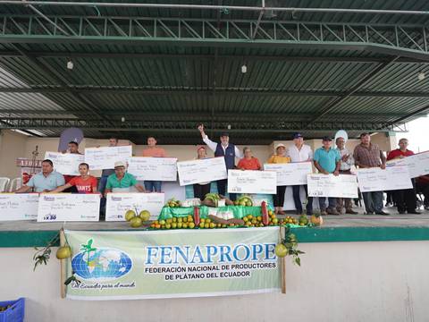 BanEcuador firmó convenio con productores plataneros para fortalecer inclusión financiera y facilitar entrega de créditos 