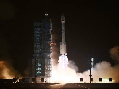 Nave espacial china se acopla con éxito a la estación Tiangong