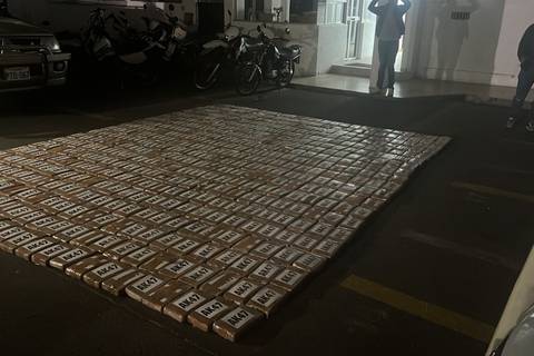 Media tonelada de cocaína fue encontrada en una volqueta que circulaba en el norte de Quito