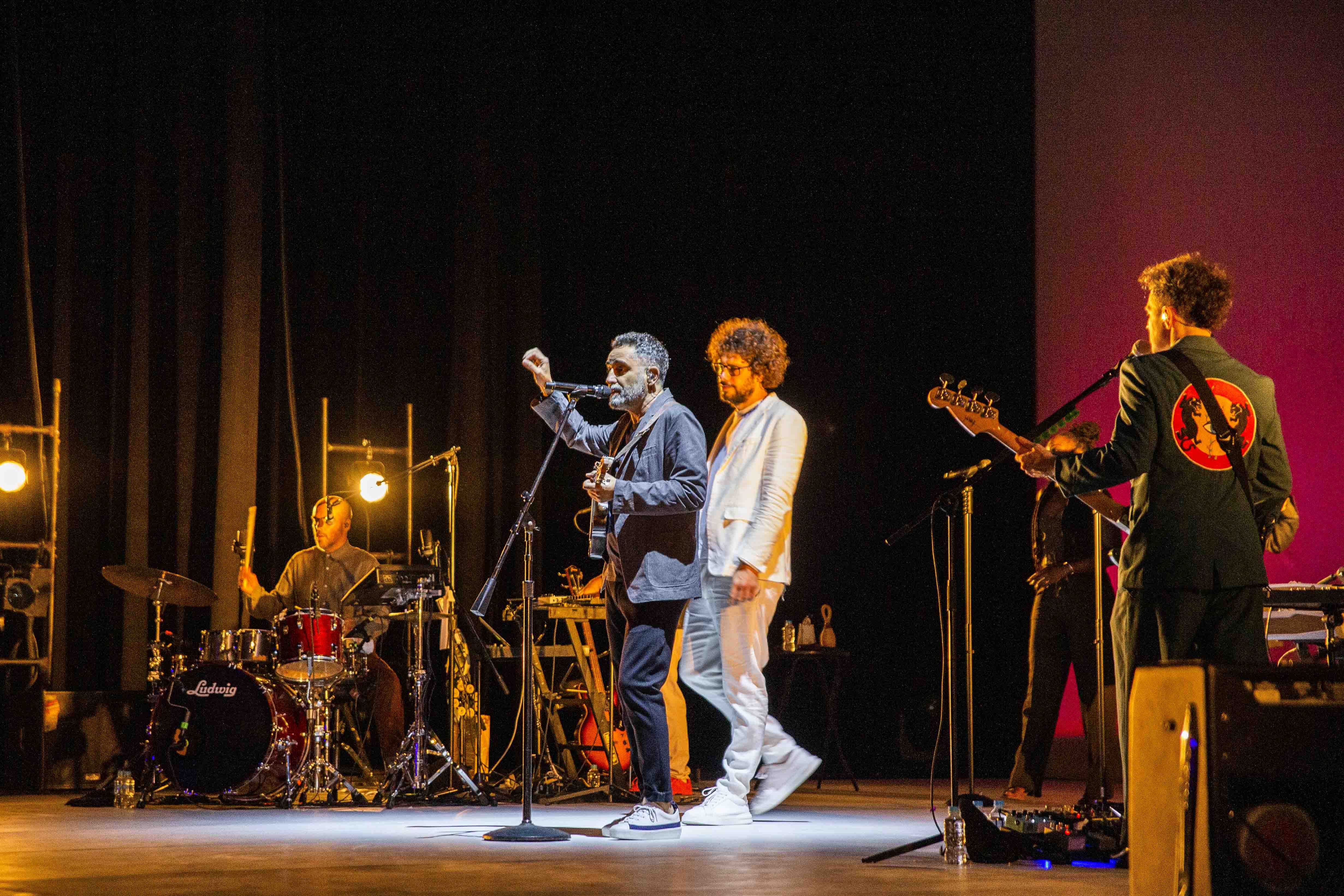 Jorge Drexler solo necesitó de ‘Tinta y tiempo’ para conquistar el Teatro Sánchez Aguilar