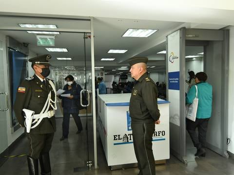 Alerta sobre explosivo obligó a evacuar la Unidad Judicial de la Familia, Mujer, Niñez y Adolescencia de Quito