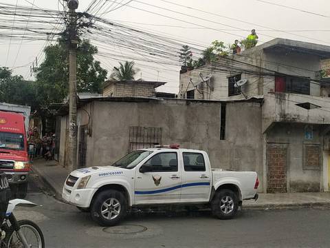 Dos personas murieron electrocutadas en el noroeste de Guayaquil