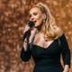 Adele regaña a agentes de seguridad y defiende a un fan en concierto de residencia en Las Vegas: joven delira de felicidad