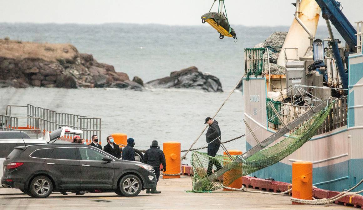 The 3 survivors of the sinking of the fishing boat Villa de Pitanxo arrive in Canada;  accident left 9 dead and 12 missing |  International |  information