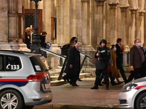 Varios atentados en cadena dejan dos muertos y siembran miedo en Viena