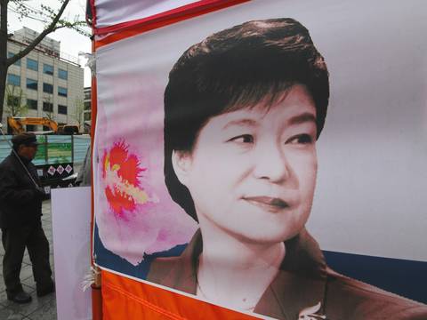 Expresidenta de Corea del Sur irá a prisión por 24 años, culpable de abuso de poder