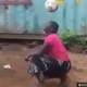 El impresionante dominio con el balón de Hadhara Charles Mjeje, la mujer de Tanzania que maravilló a Donald Trump