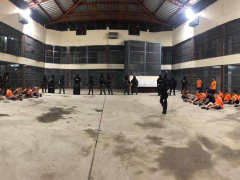 Así es la rutina de los 51 presos que están en la cárcel La Roca, en Guayaquil 