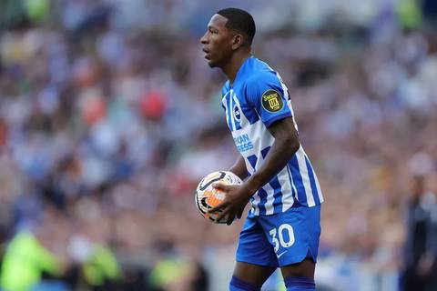 Pervis Estupiñán y su jugada defensiva ante el Bournmouth que es destacada por el Brighton