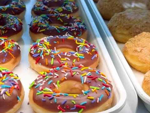 En el Mall del Norte, Krispy Kreme abrió su cuarto local de los cinco previstos en este 2023  tras su llegada a Ecuador