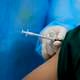 AstraZeneca retirará su vacuna contra el COVID-19 por razones comerciales en el mundo, según portal británico